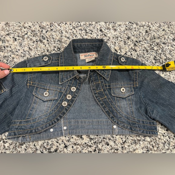 Womans cropped jean jacket - Picture 8 of 8